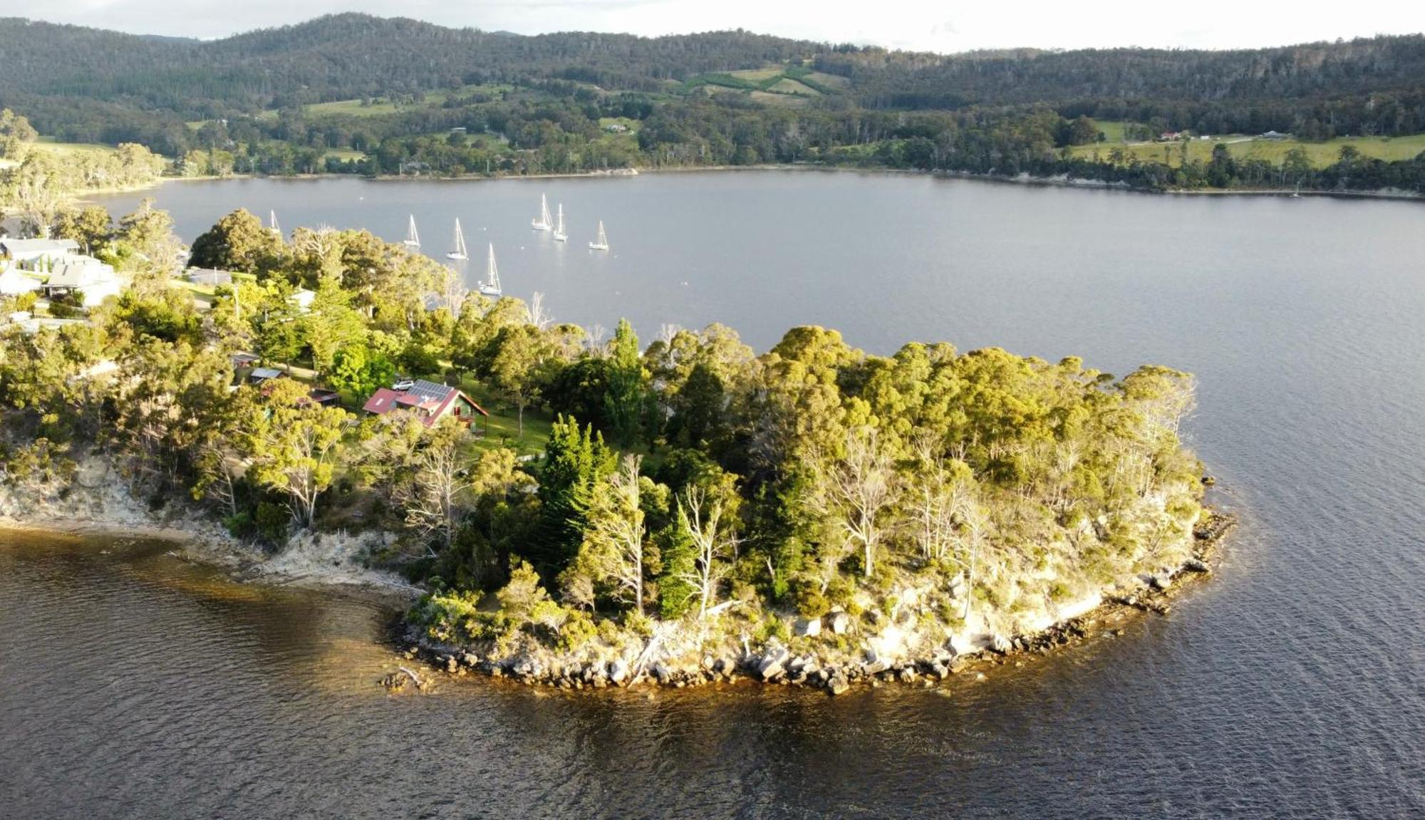 Tranquil Point Guest House Cygnet Exterior photo